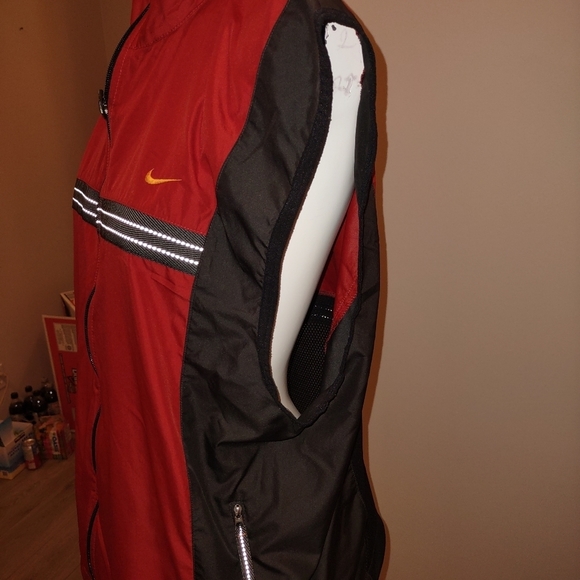 NIKE vest with reflective - Picture 3 of 6